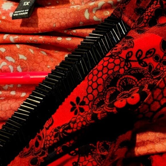 Fashion Bug Women's Size 1X Red & Black Collar Beaded Tank Coquette Office Wear - Picture 3 of 6